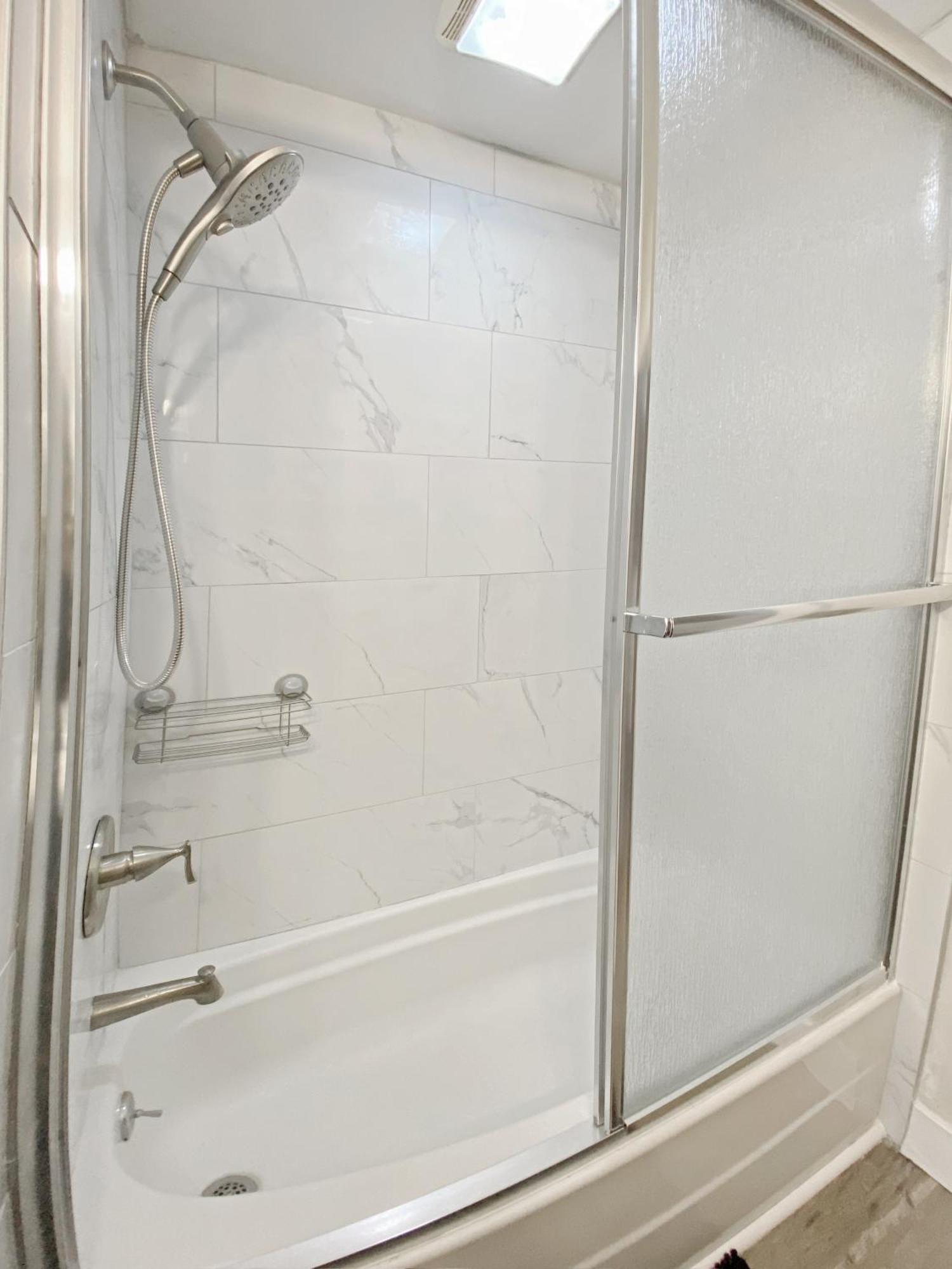 Lux 3Br, Steps From Airport, U Of R & Grocery Stores Rochester Eksteriør bilde