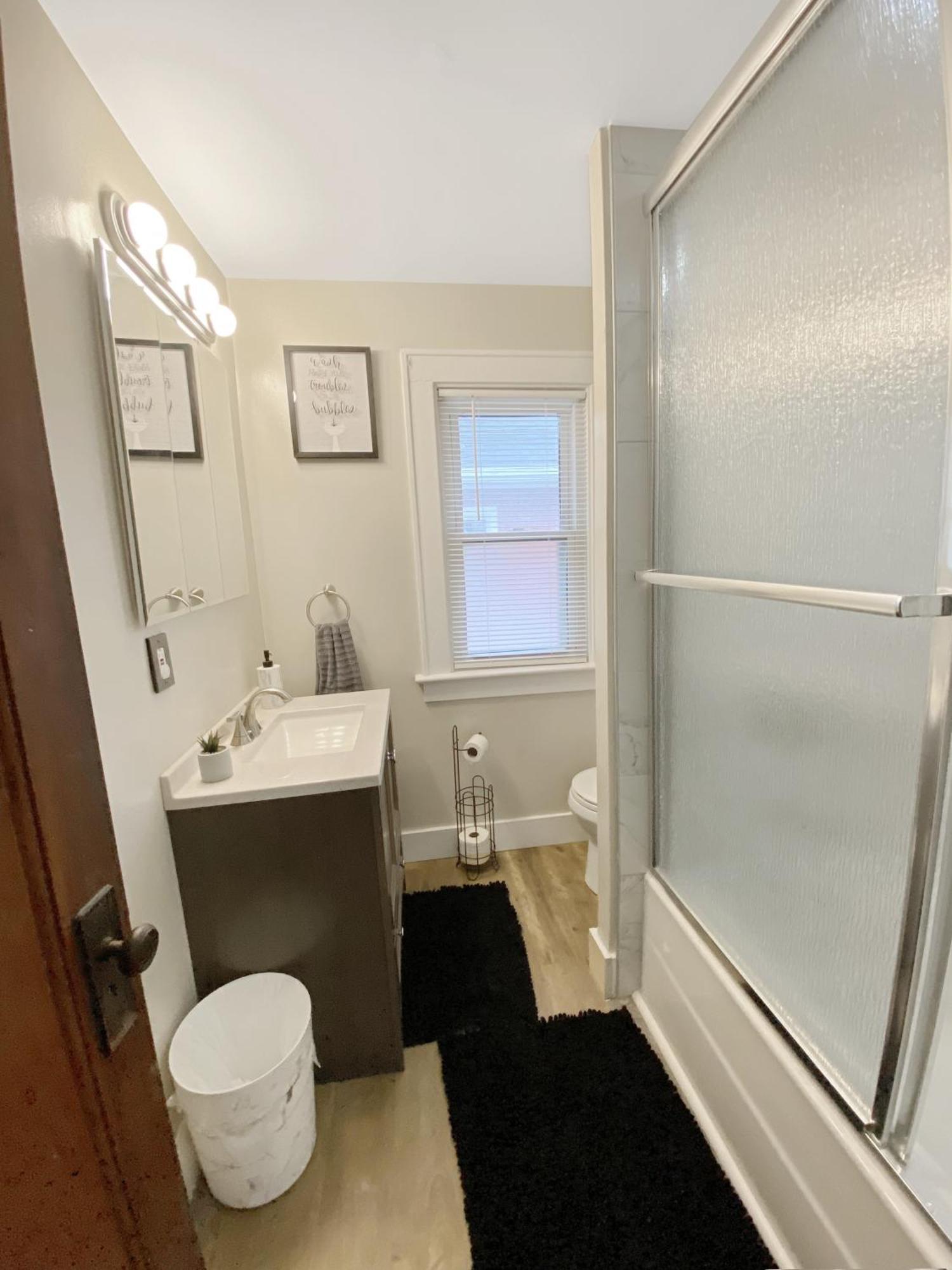 Lux 3Br, Steps From Airport, U Of R & Grocery Stores Rochester Eksteriør bilde