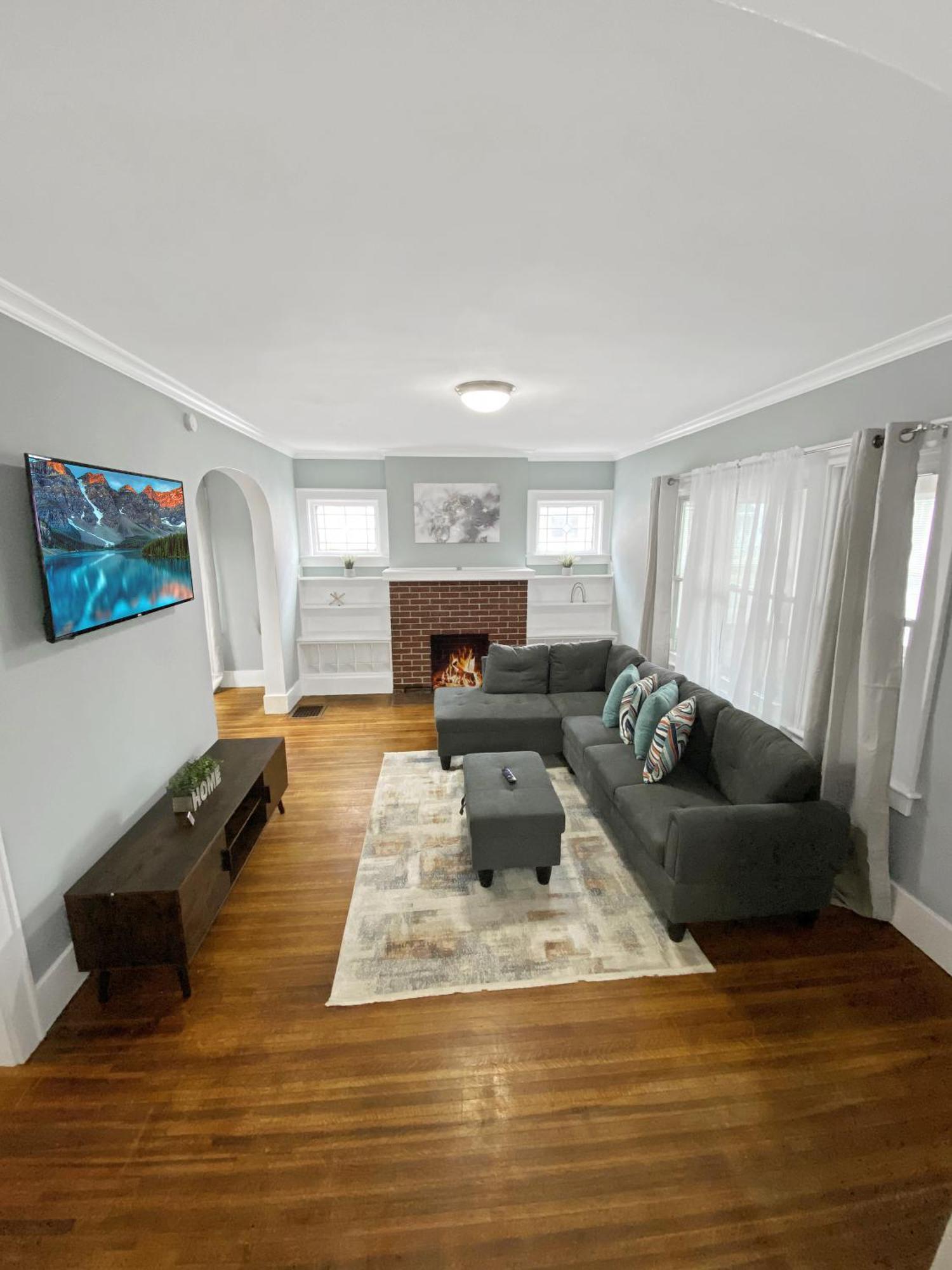 Lux 3Br, Steps From Airport, U Of R & Grocery Stores Rochester Eksteriør bilde