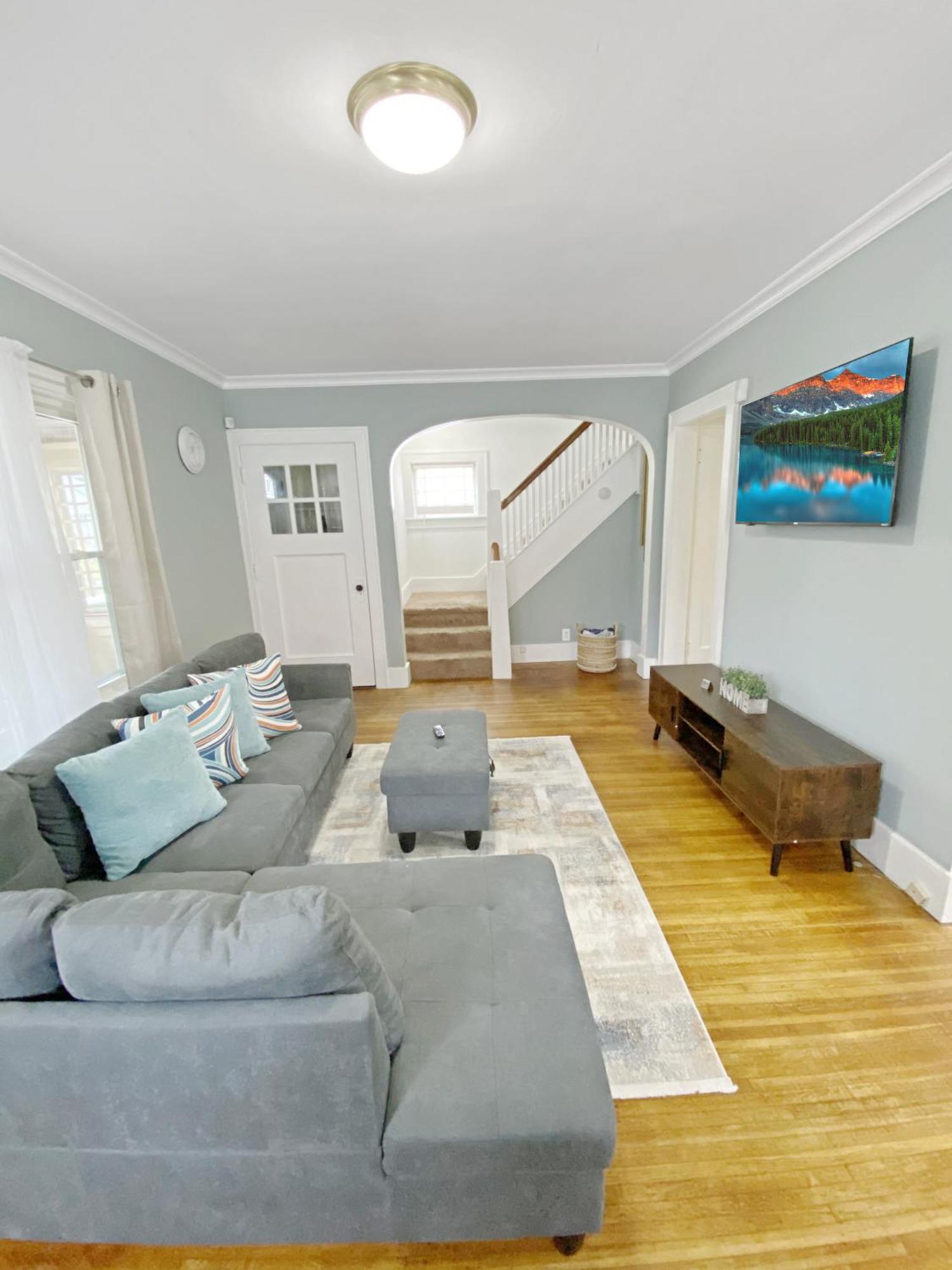 Lux 3Br, Steps From Airport, U Of R & Grocery Stores Rochester Eksteriør bilde