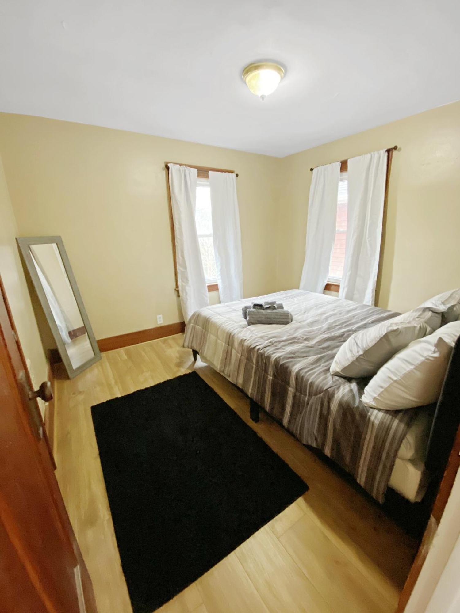 Lux 3Br, Steps From Airport, U Of R & Grocery Stores Rochester Eksteriør bilde